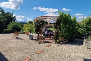 Villa de 7 ½ pièces dans un cadre idyllique à 1783 Barberêche