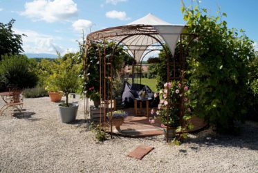 Villa de 7 ½ pièces dans un cadre idyllique à 1783 Barberêche